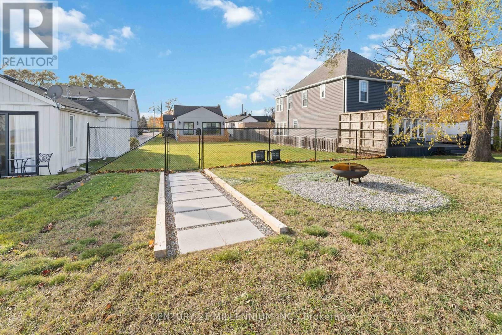 599 BEACH BOULEVARD Image 33