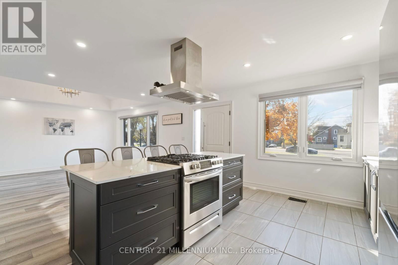 599 BEACH BOULEVARD Image 5