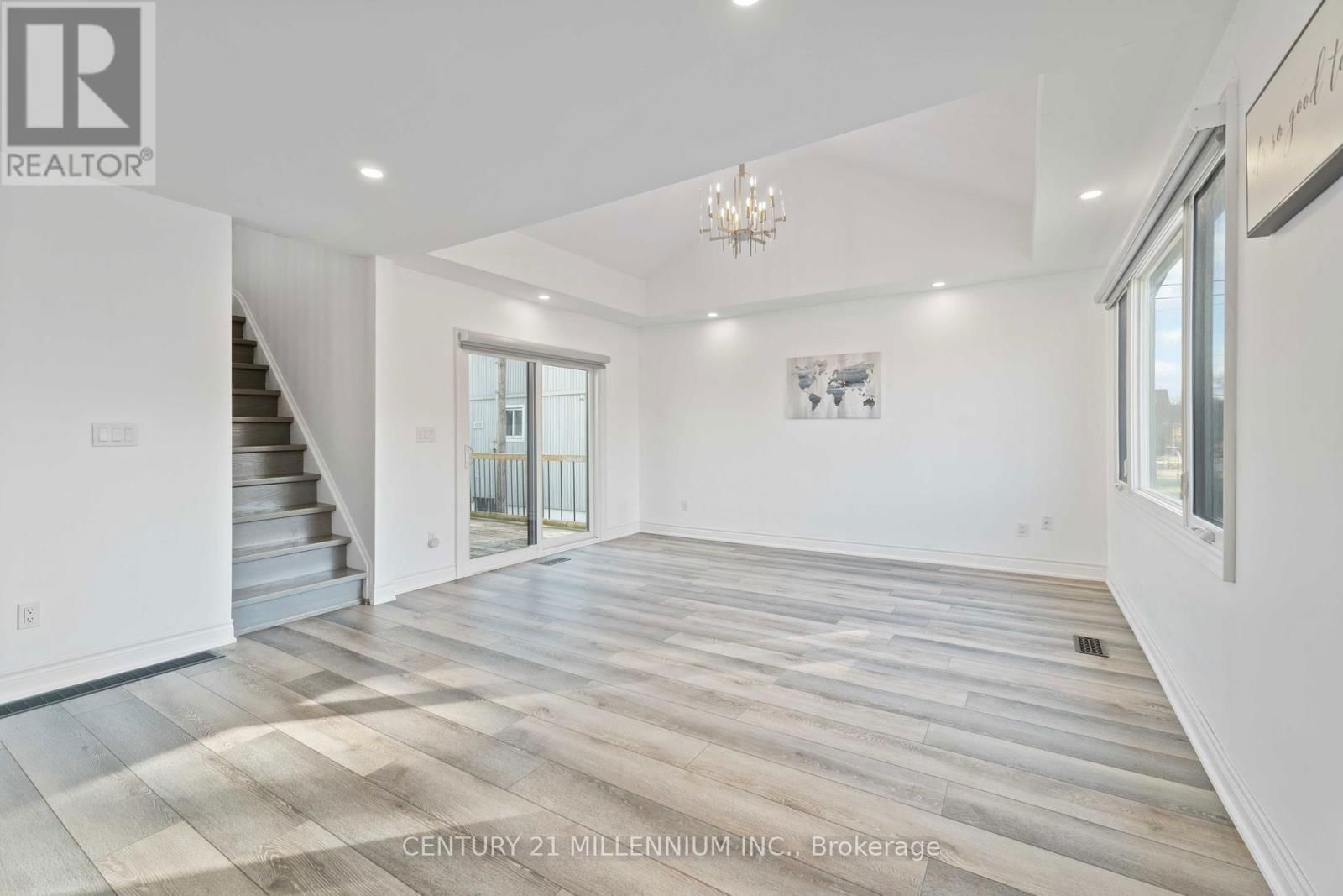 599 BEACH BOULEVARD Image 6