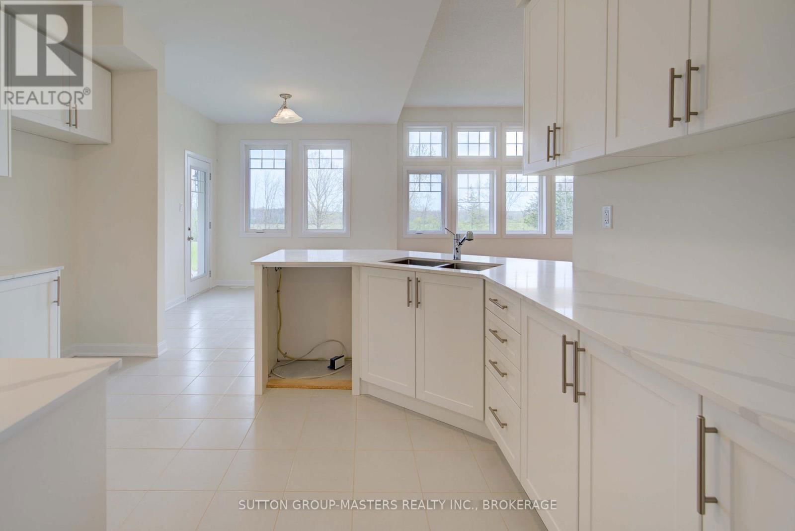 160 COUNTRY CLUB DRIVE Image 13