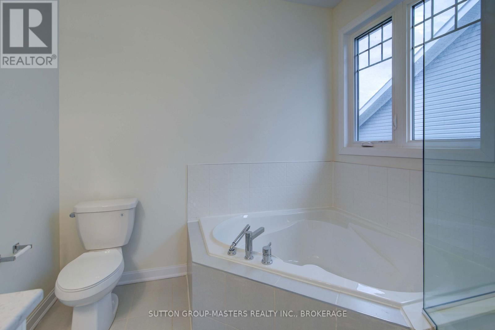 160 COUNTRY CLUB DRIVE Image 23