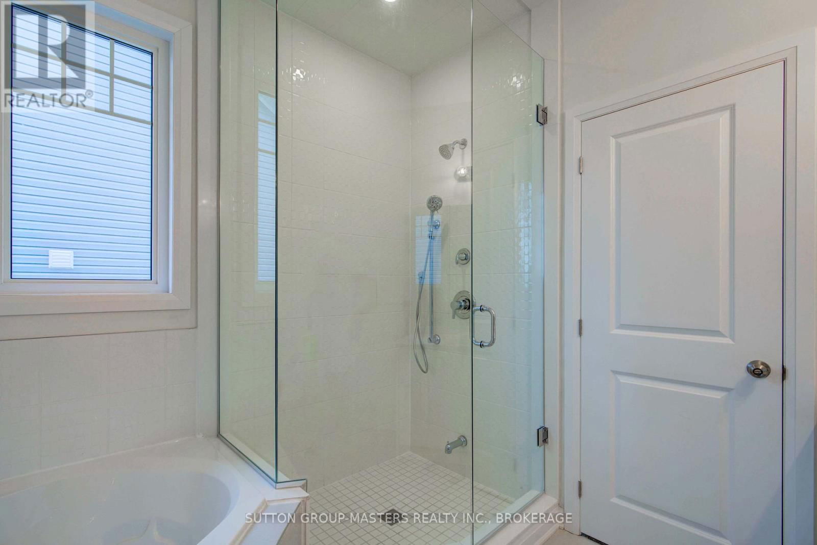 160 COUNTRY CLUB DRIVE Image 24