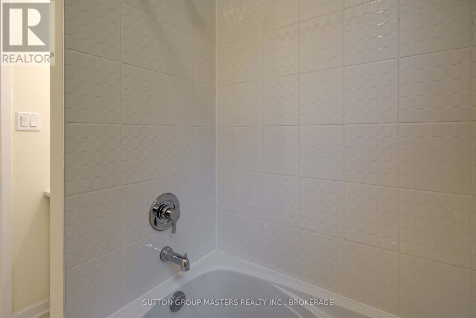 160 COUNTRY CLUB DRIVE Image 27