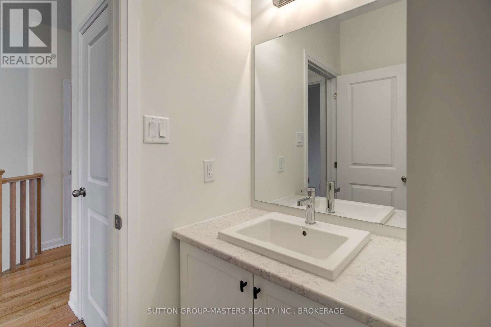 160 COUNTRY CLUB DRIVE Image 28