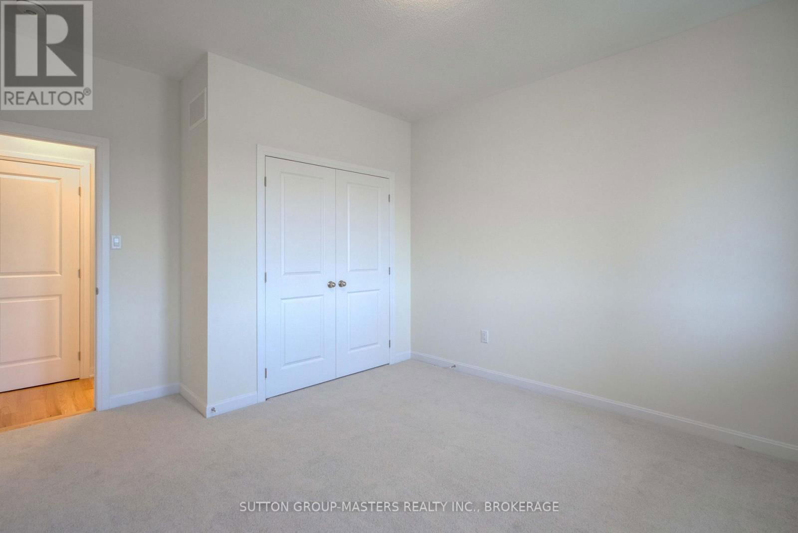 160 COUNTRY CLUB DRIVE Image 30