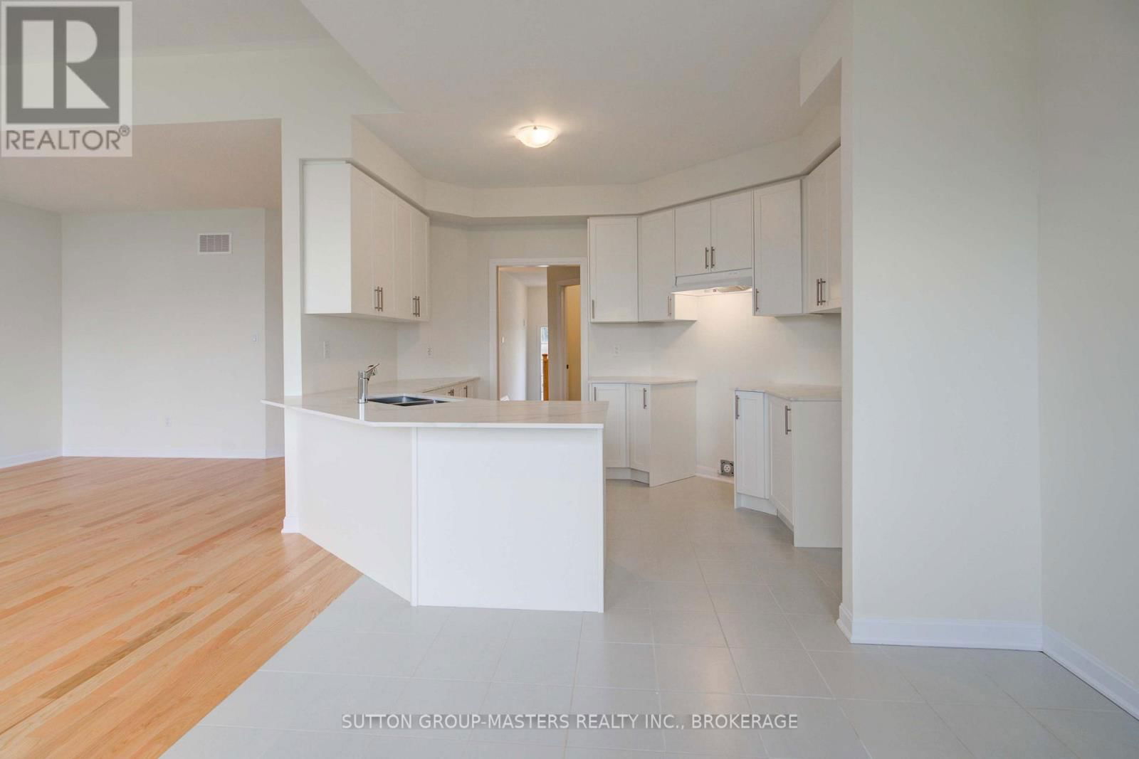 160 COUNTRY CLUB DRIVE Image 6