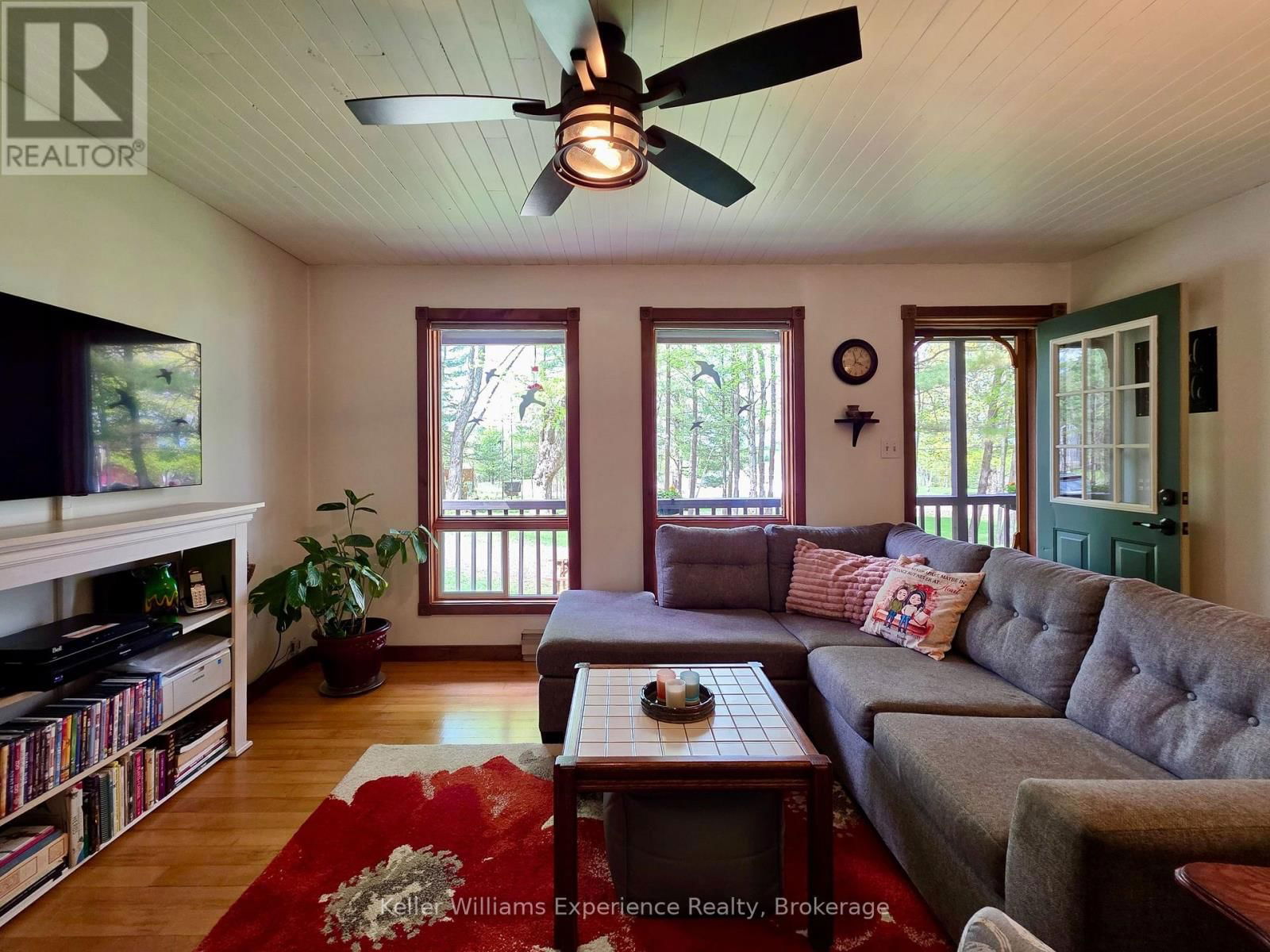 1035 CONWAY CRESCENT Image 11