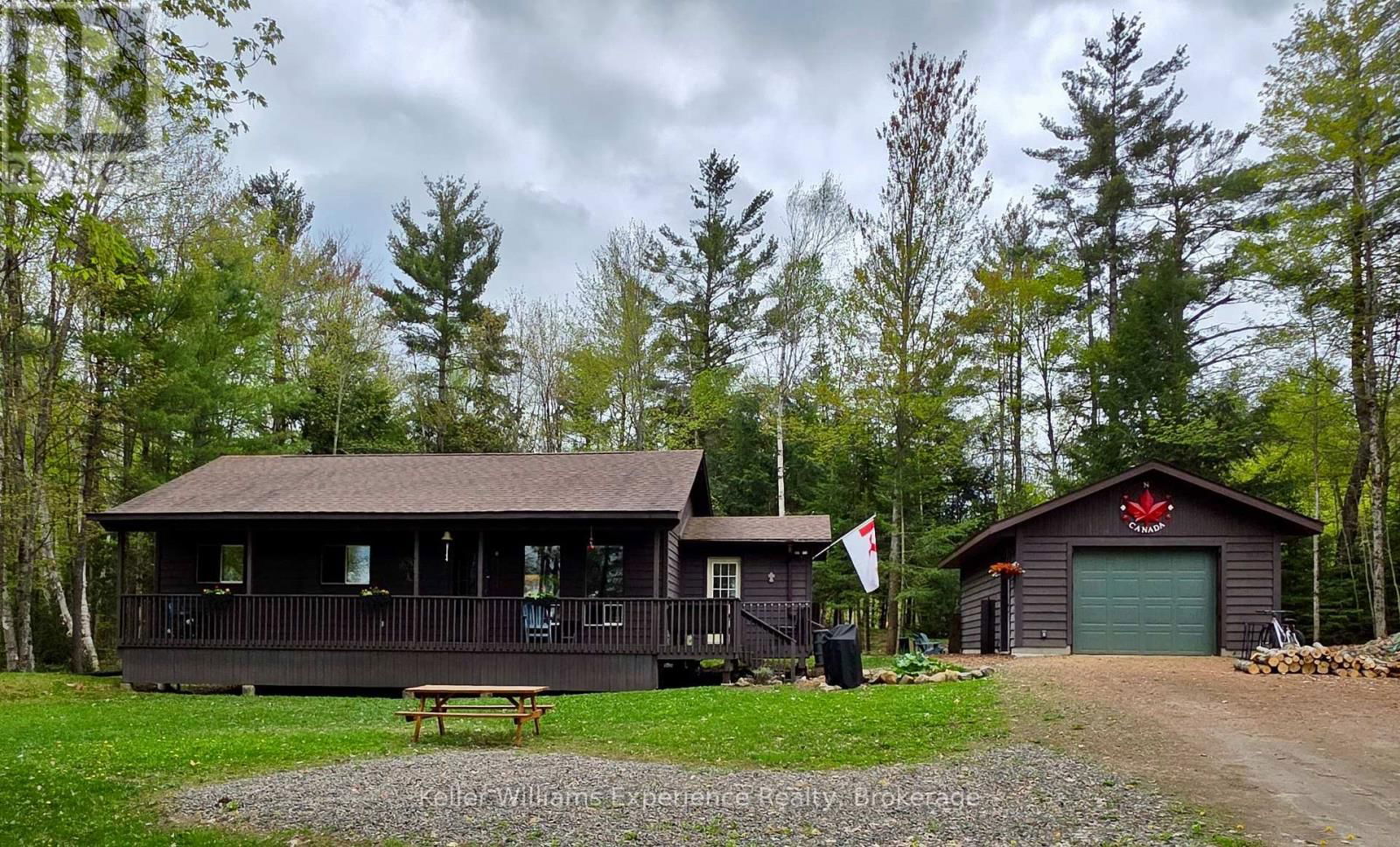 1035 CONWAY CRESCENT Image 2