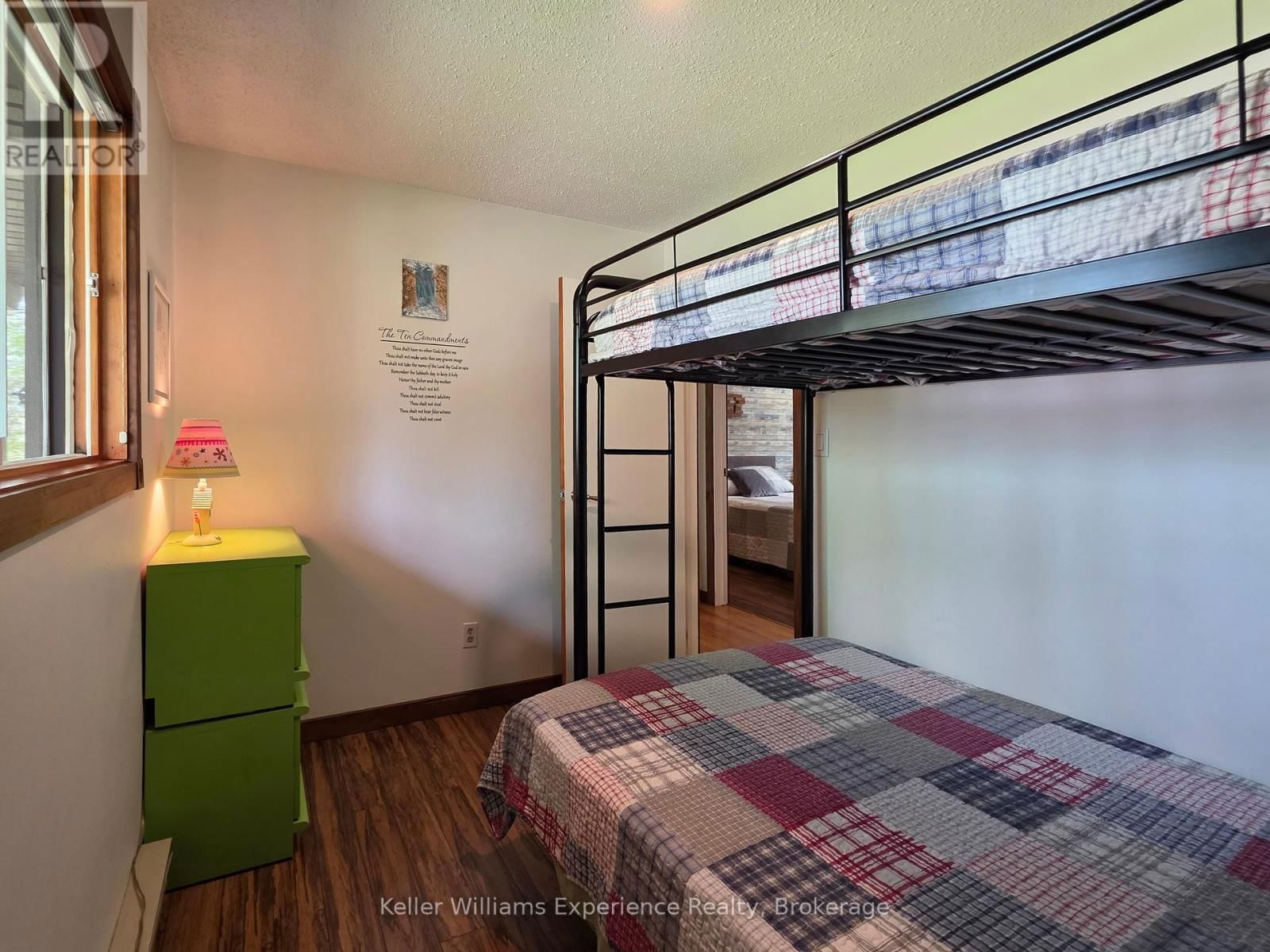 1035 CONWAY CRESCENT Image 21