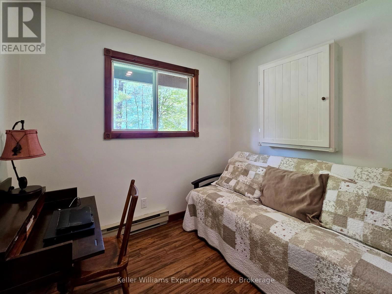 1035 CONWAY CRESCENT Image 26