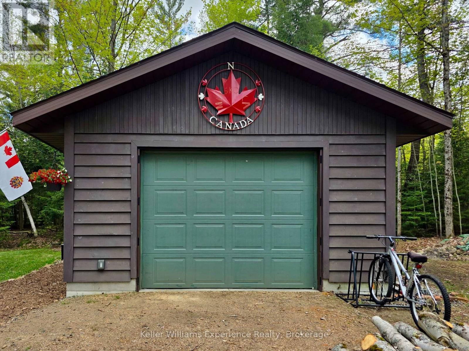 1035 CONWAY CRESCENT Image 27