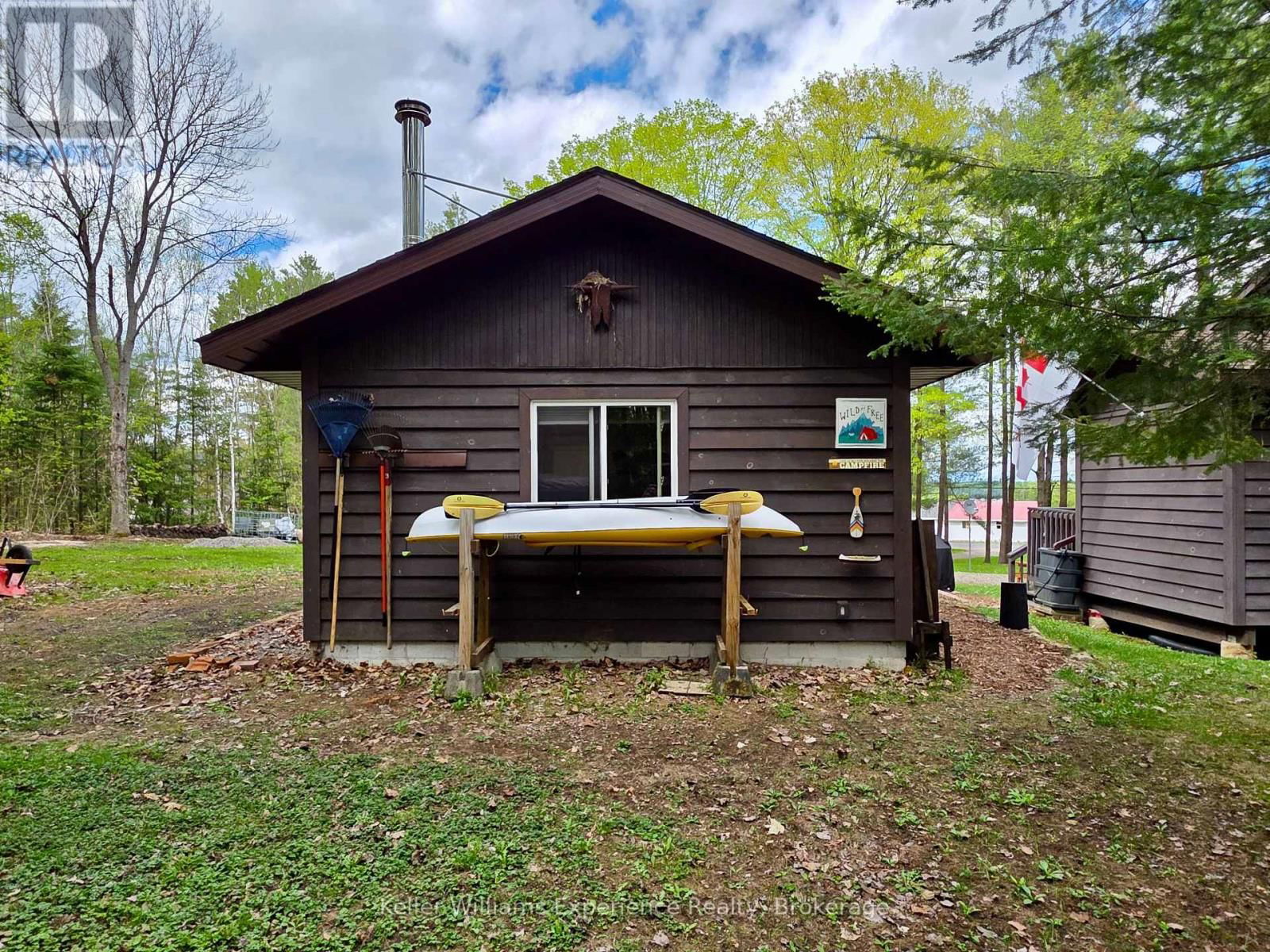 1035 CONWAY CRESCENT Image 32