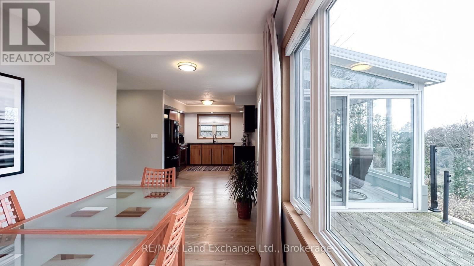 222 PENETANGORE ROW Image 12