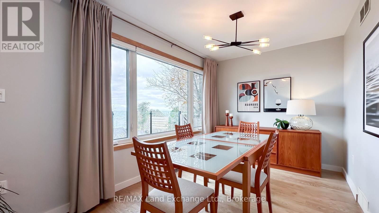 222 PENETANGORE ROW Image 14