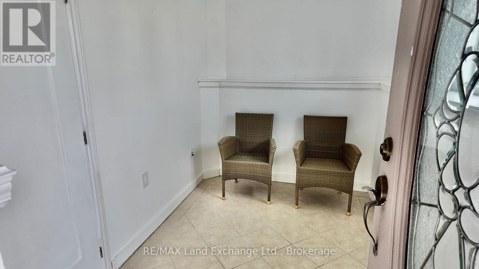 222 PENETANGORE ROW Image 32