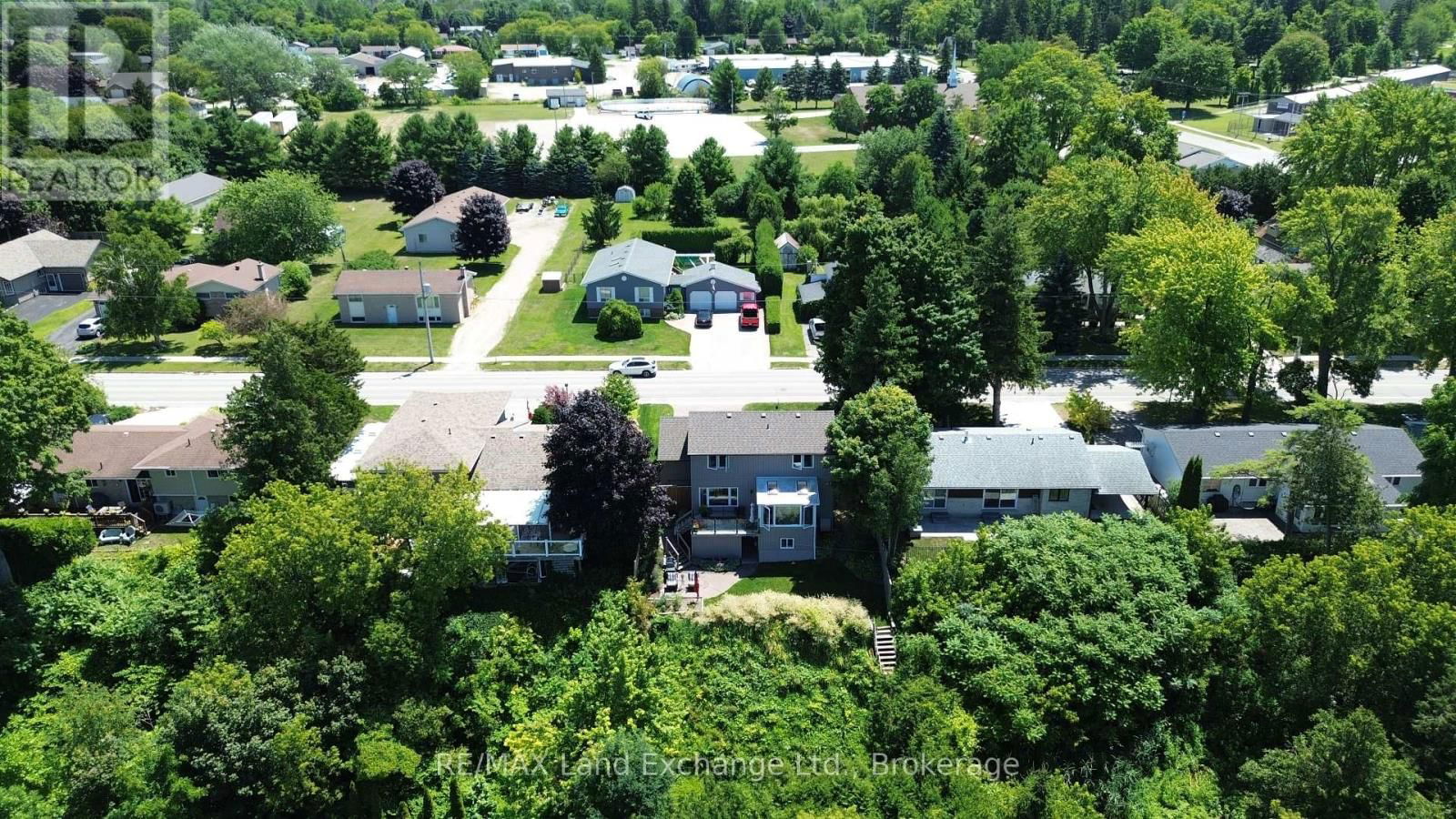 222 PENETANGORE ROW Image 37