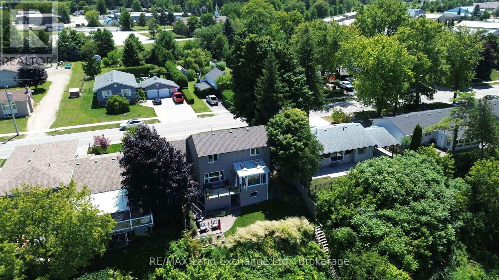 222 PENETANGORE ROW Image 38