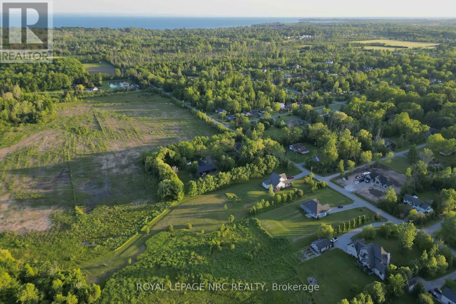 870 CENTRALIA AVENUE NORTH Image 38