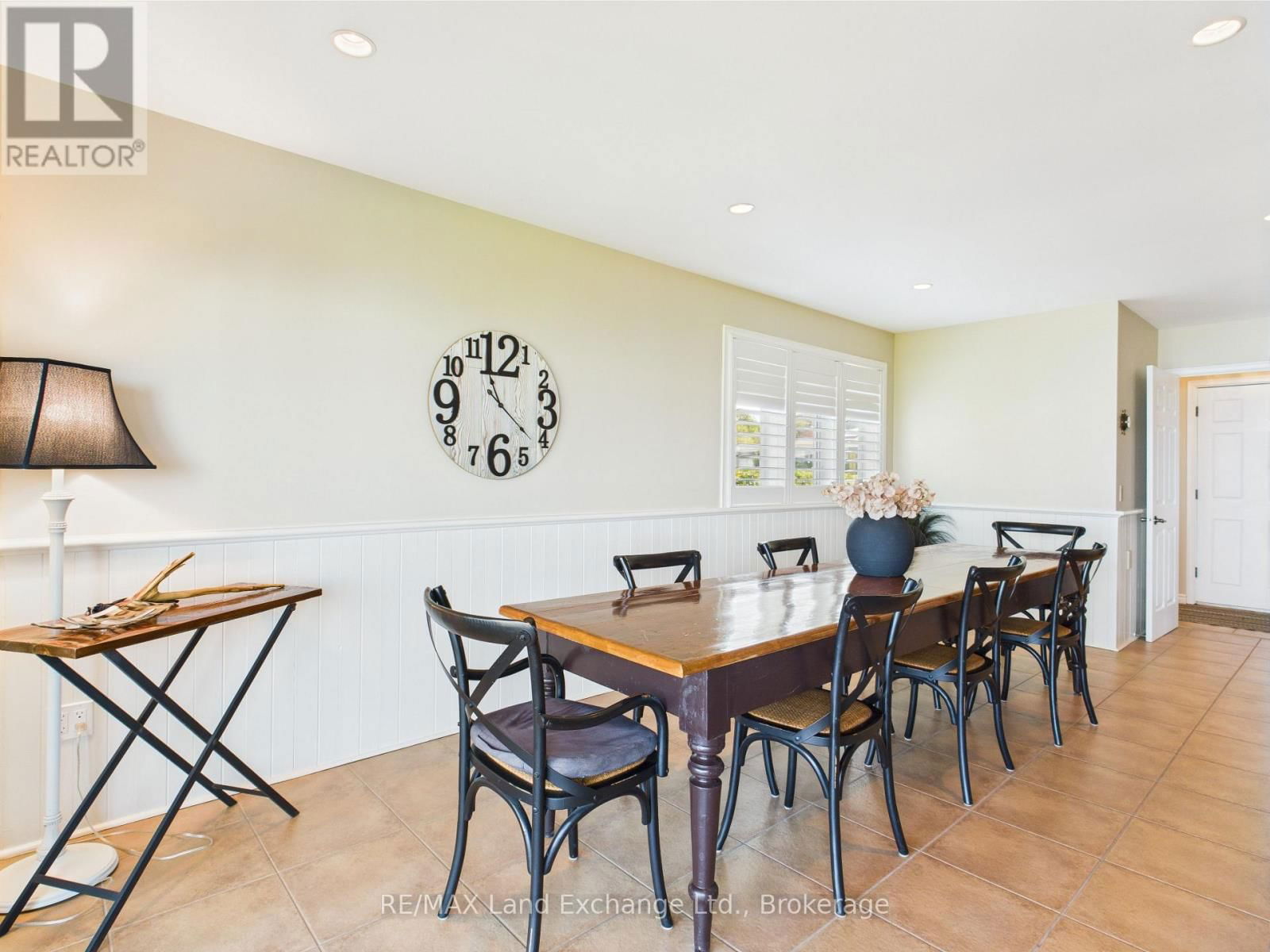 422 PENETANGORE ROW Image 10
