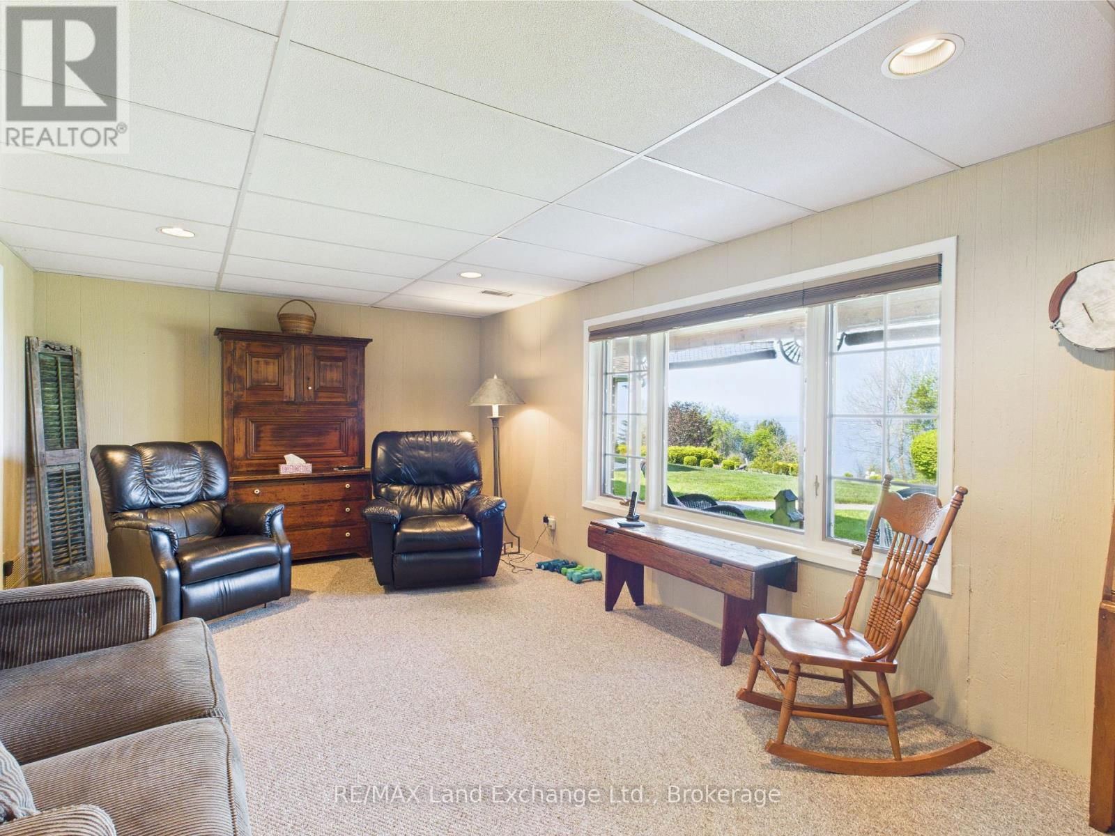 422 PENETANGORE ROW Image 29