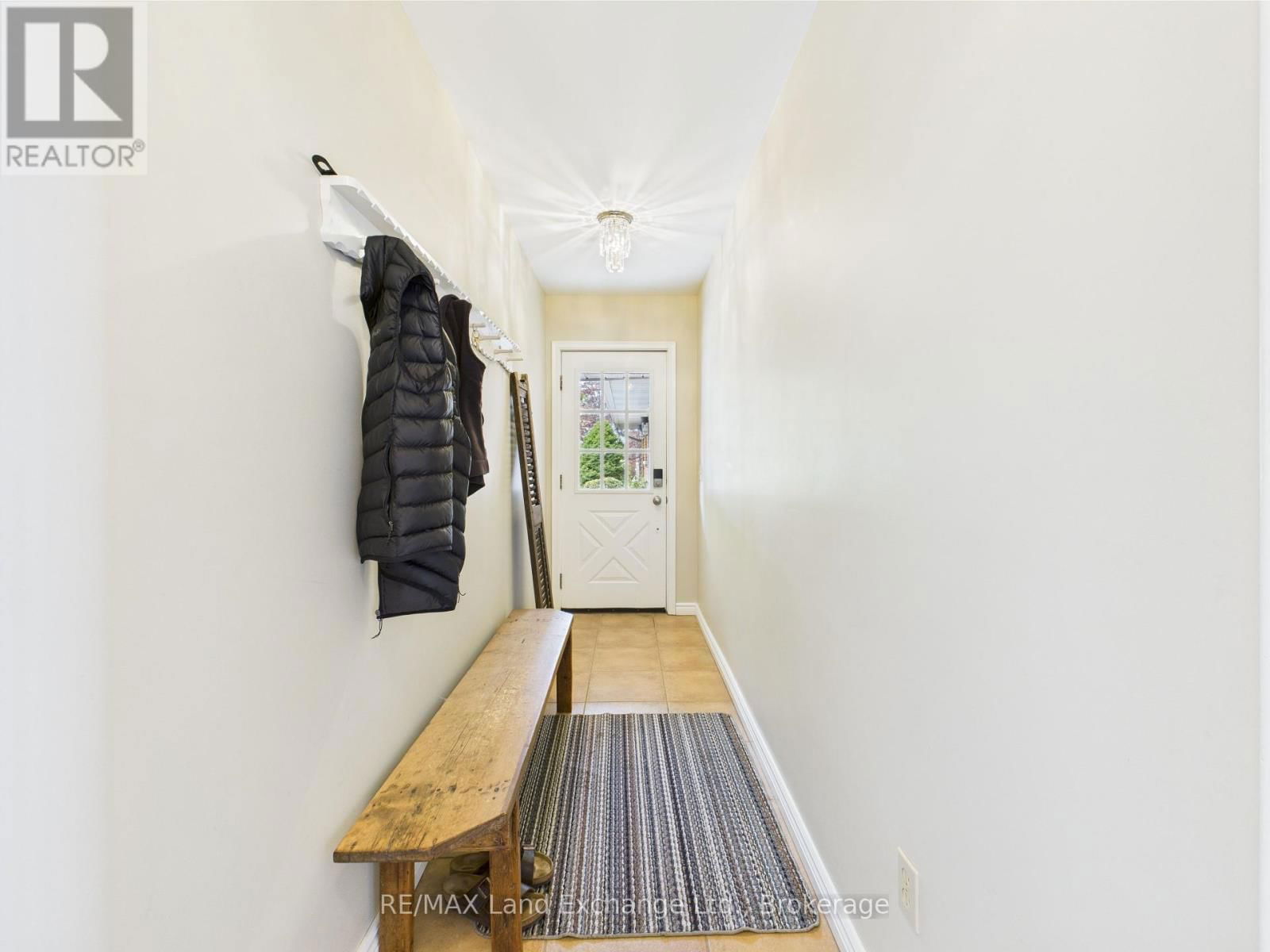 422 PENETANGORE ROW Image 31