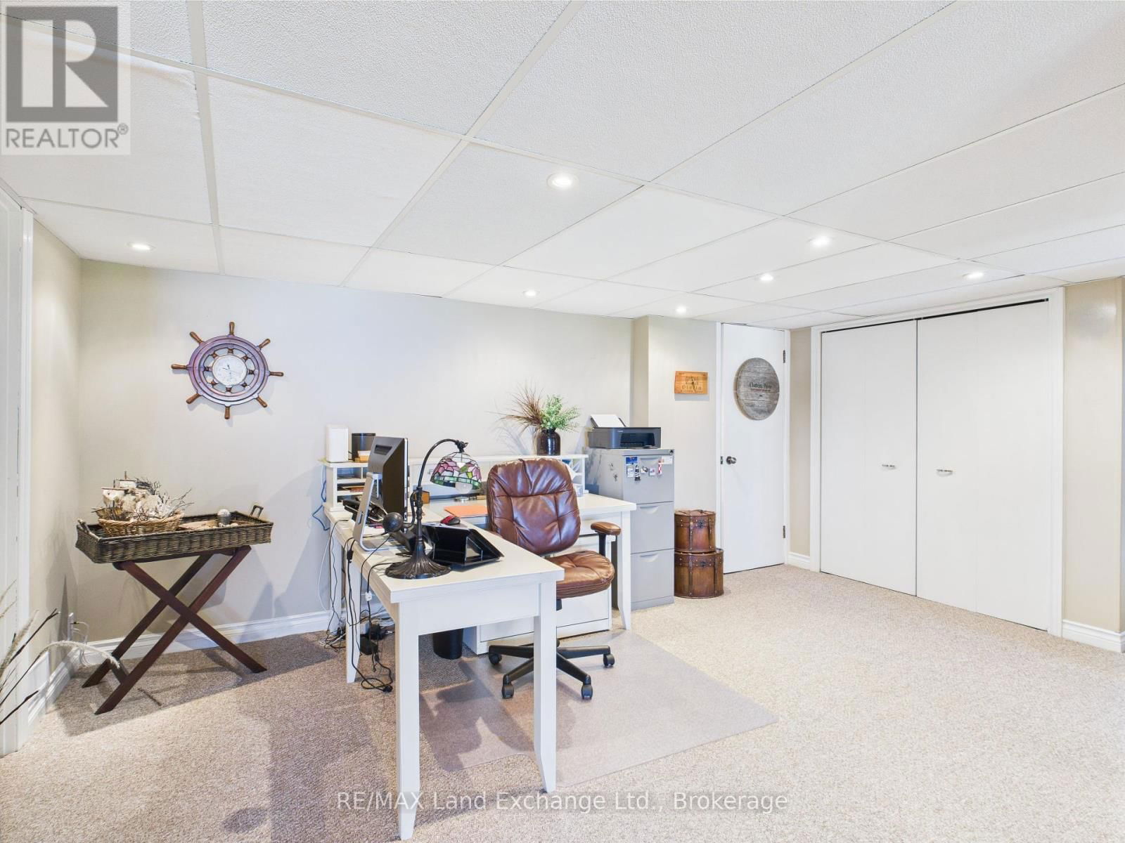 422 PENETANGORE ROW Image 37