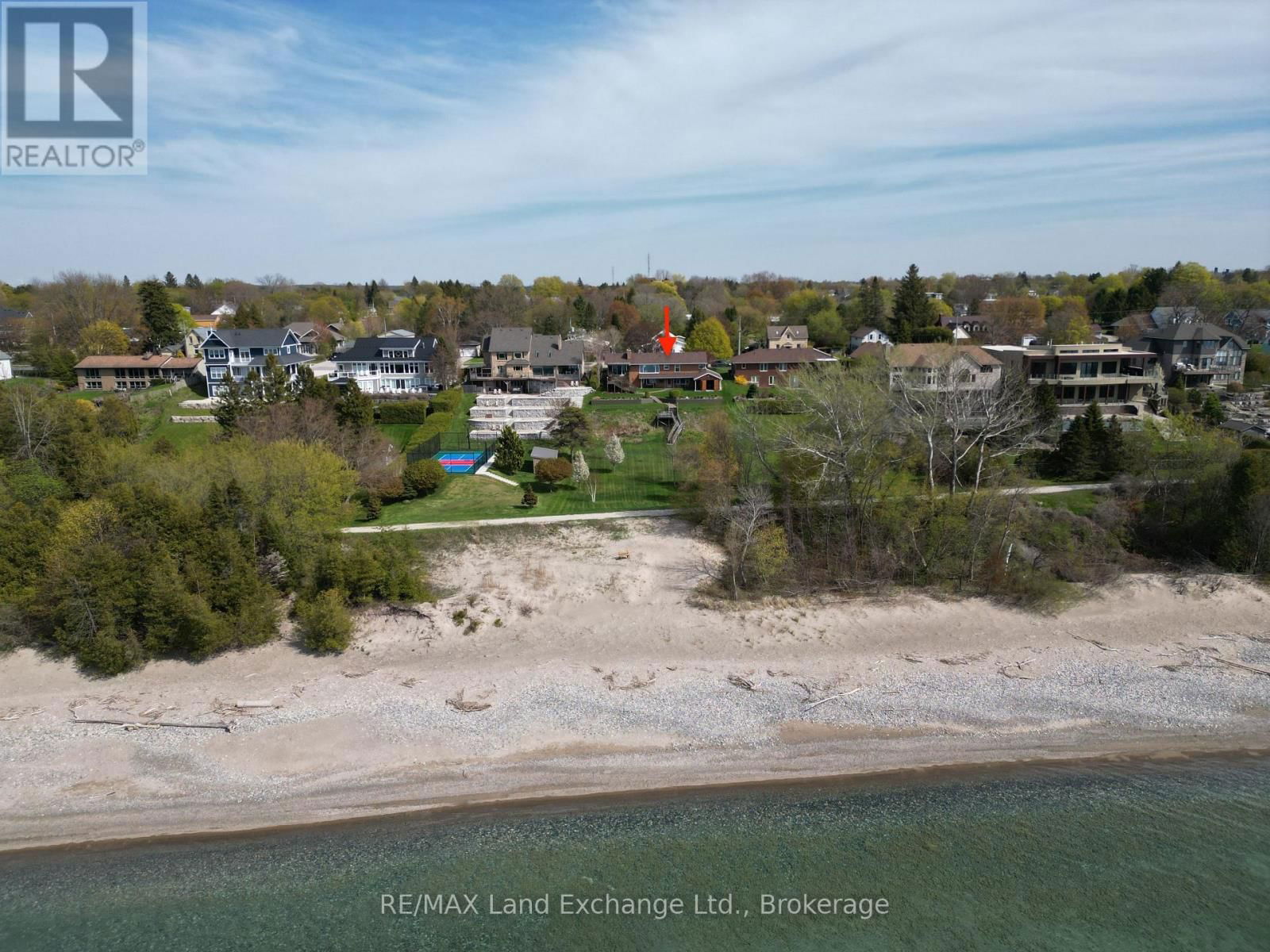 422 PENETANGORE ROW Image 43