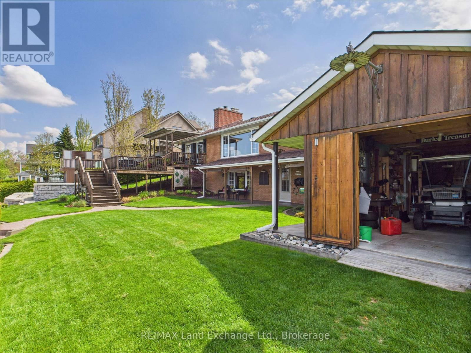 422 PENETANGORE ROW Image 47