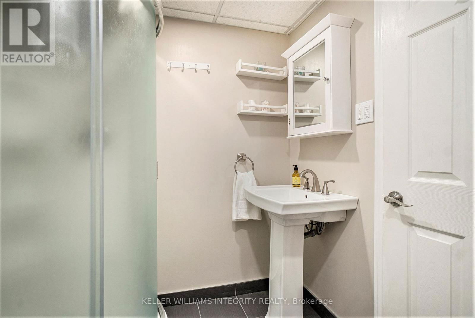 673 LA VERENDRYE DRIVE Image 33