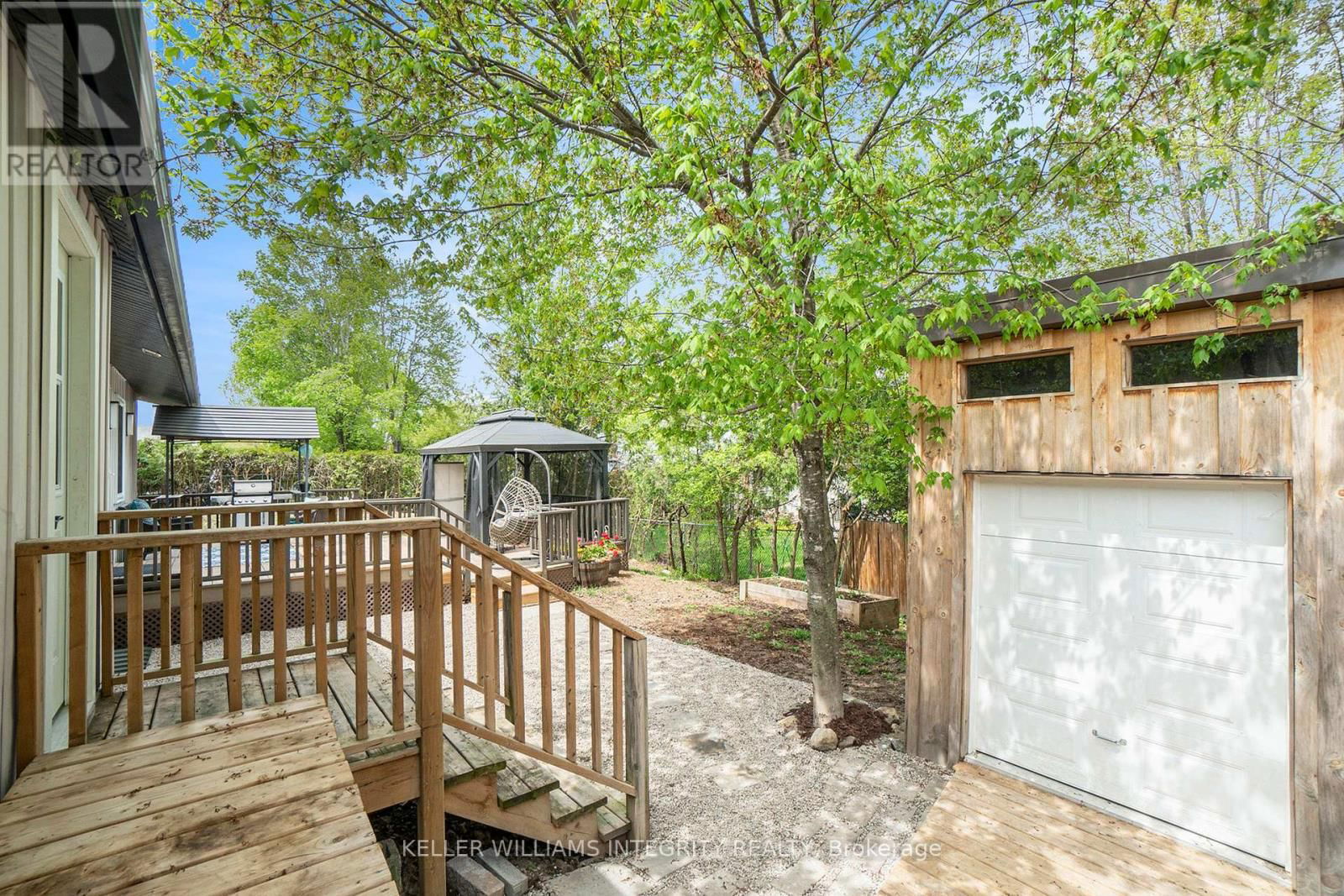 673 LA VERENDRYE DRIVE Image 36