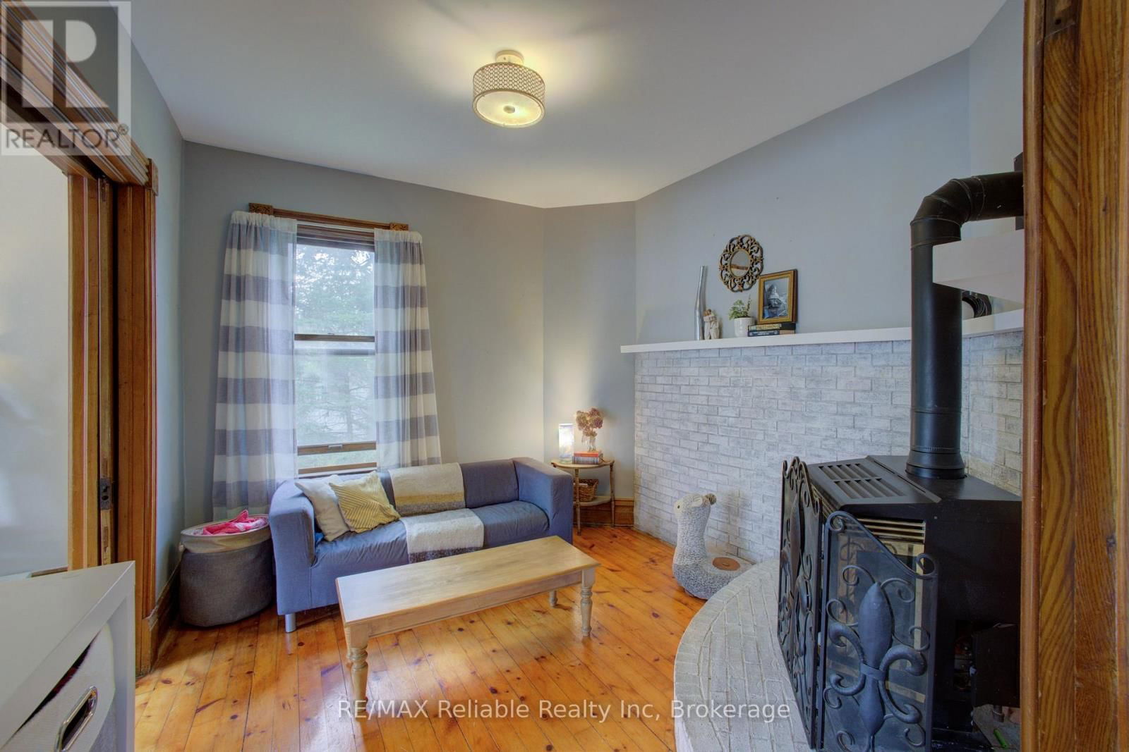 31 SPARLING STREET Image 16
