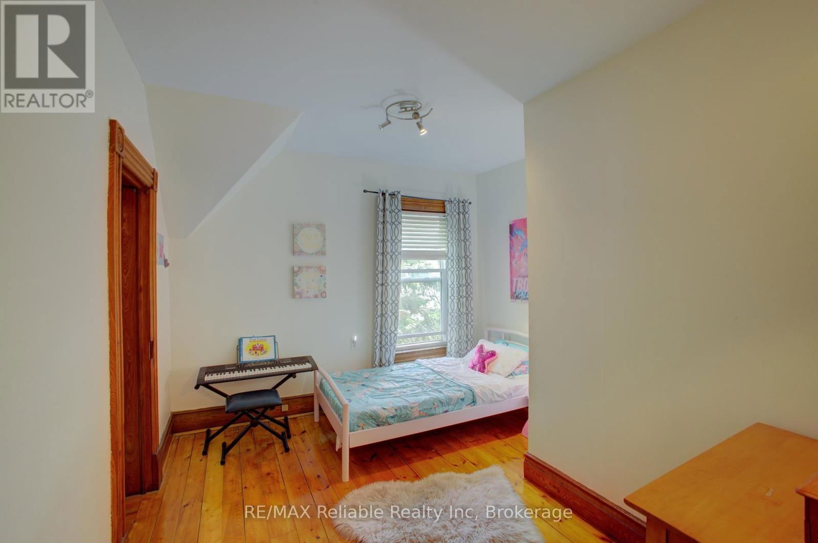 31 SPARLING STREET Image 27