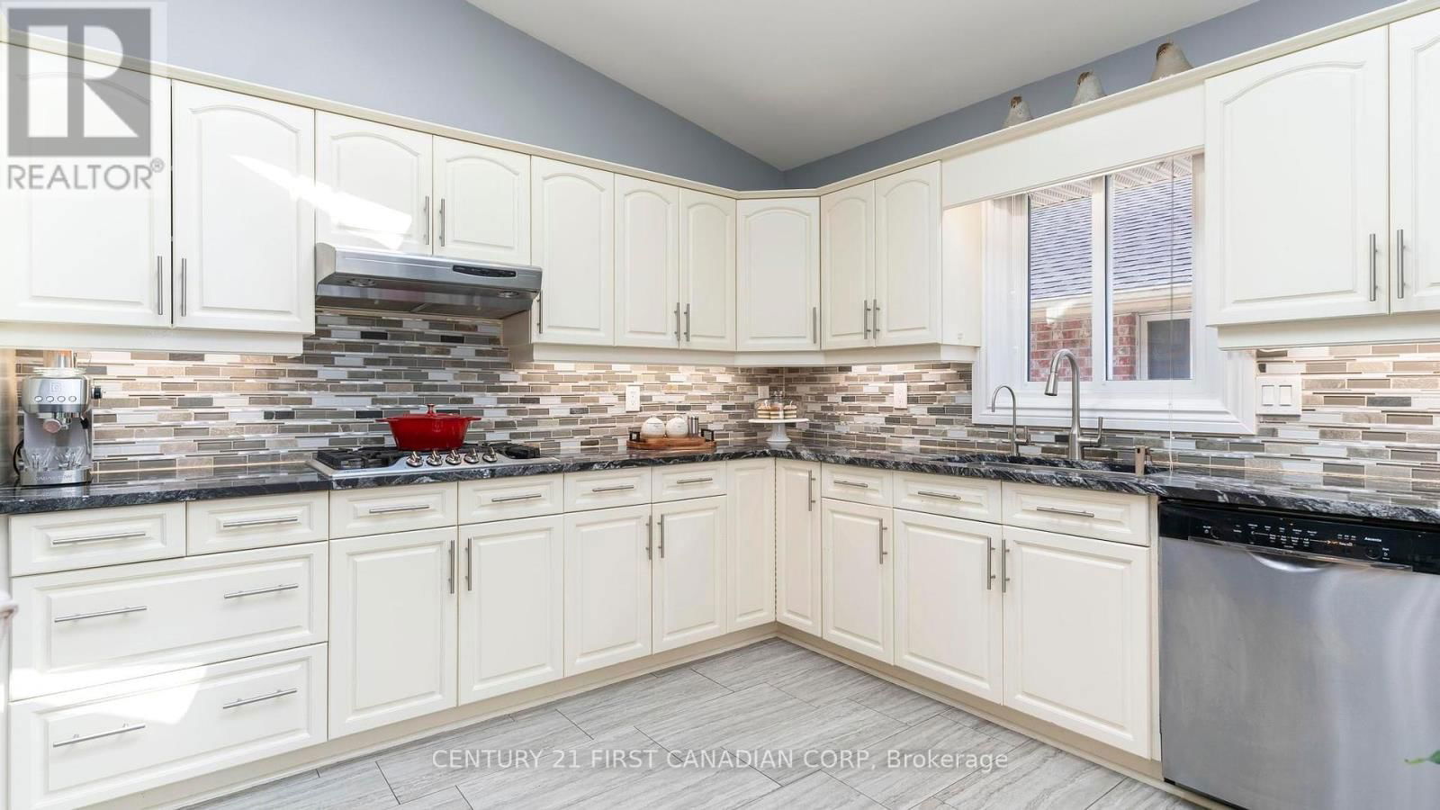 100 JOSSELYN DRIVE Image 14