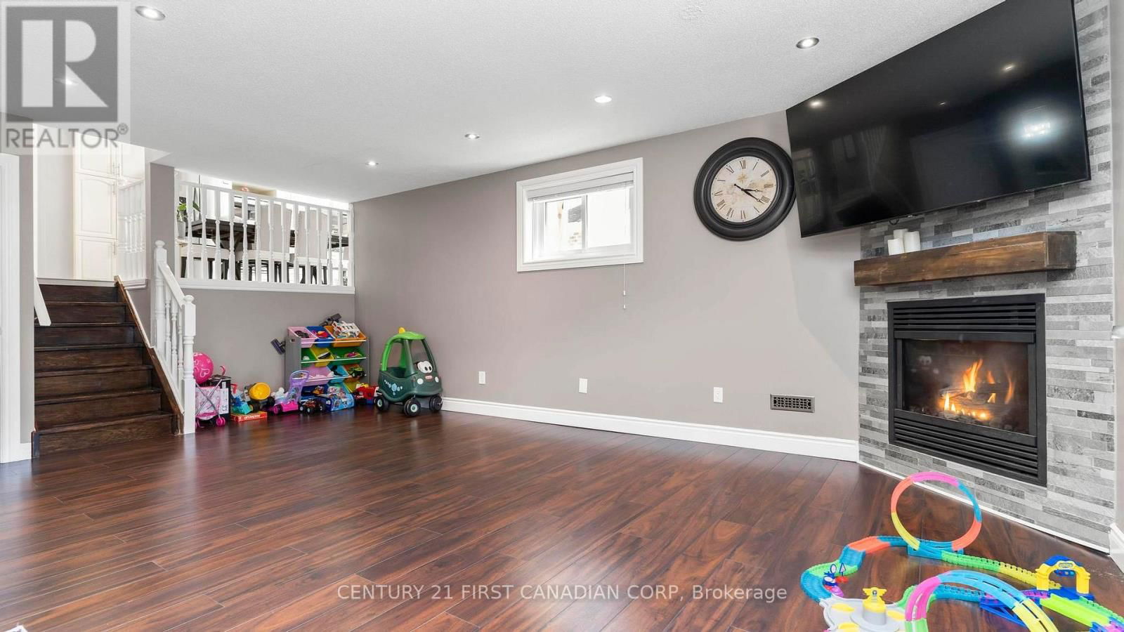 100 JOSSELYN DRIVE Image 29