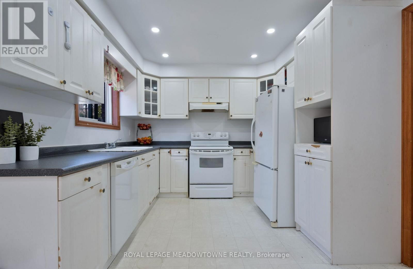 2 - 700 CHAMPLAIN BOULEVARD Image 11