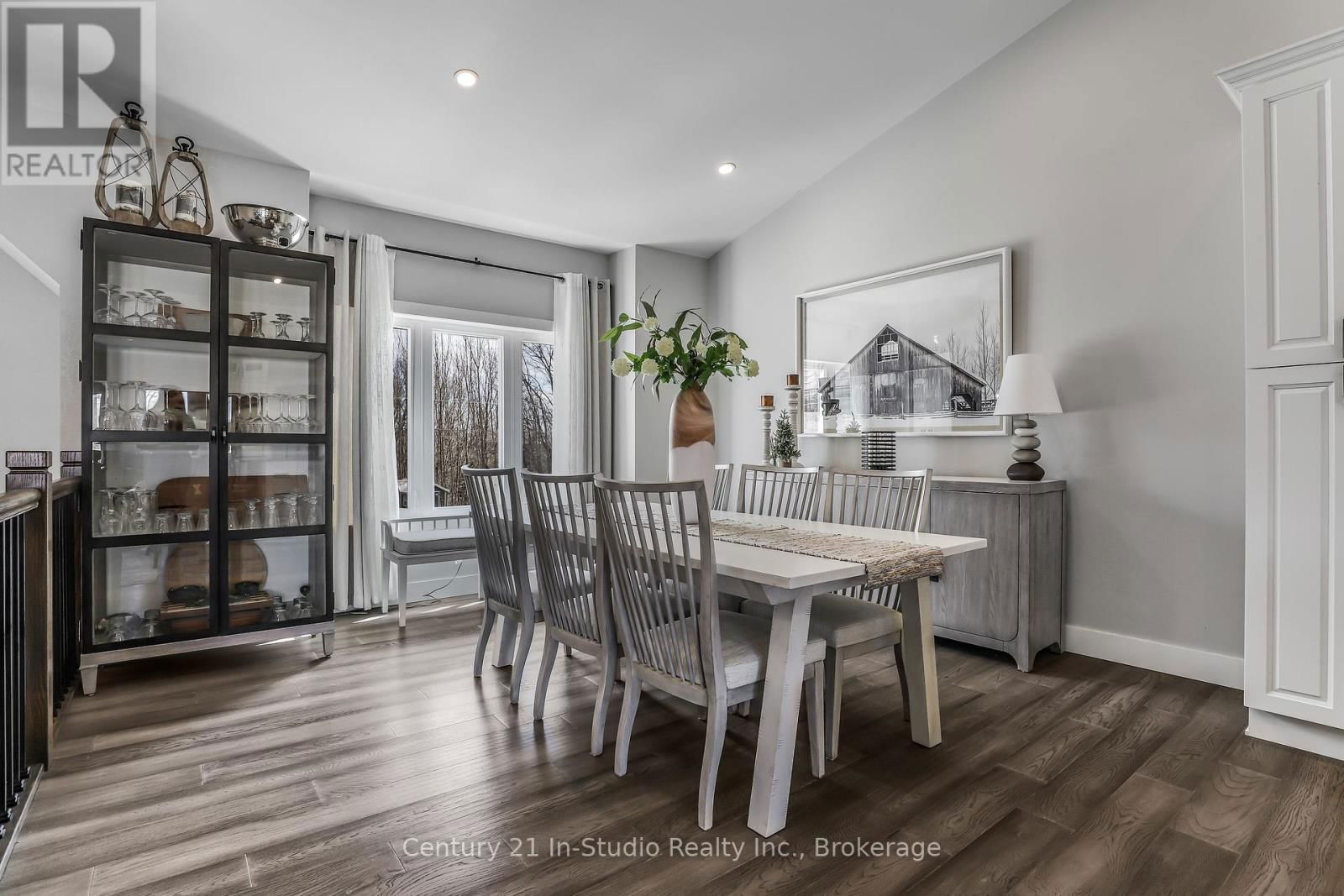 73 EVERETT ROAD Image 12
