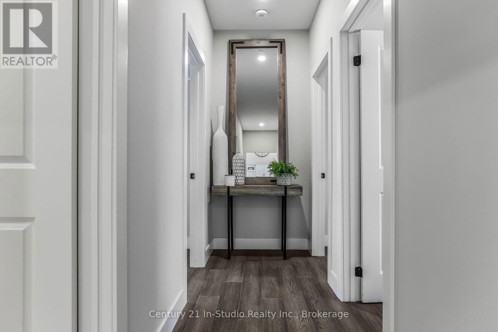 73 EVERETT ROAD Image 23