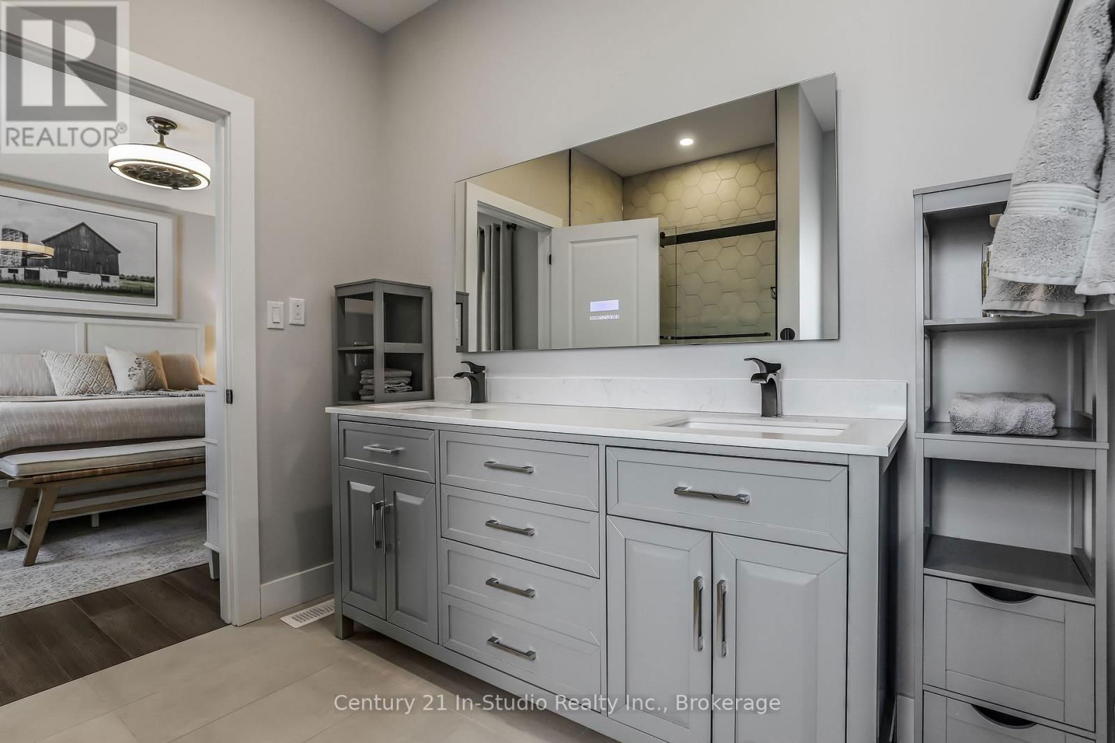 73 EVERETT ROAD Image 28