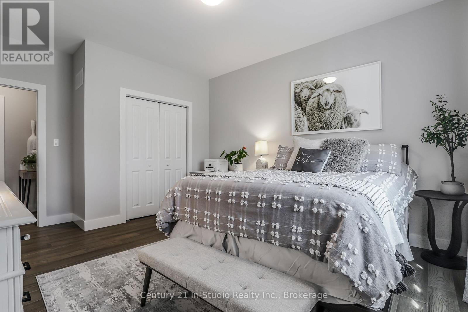 73 EVERETT ROAD Image 30