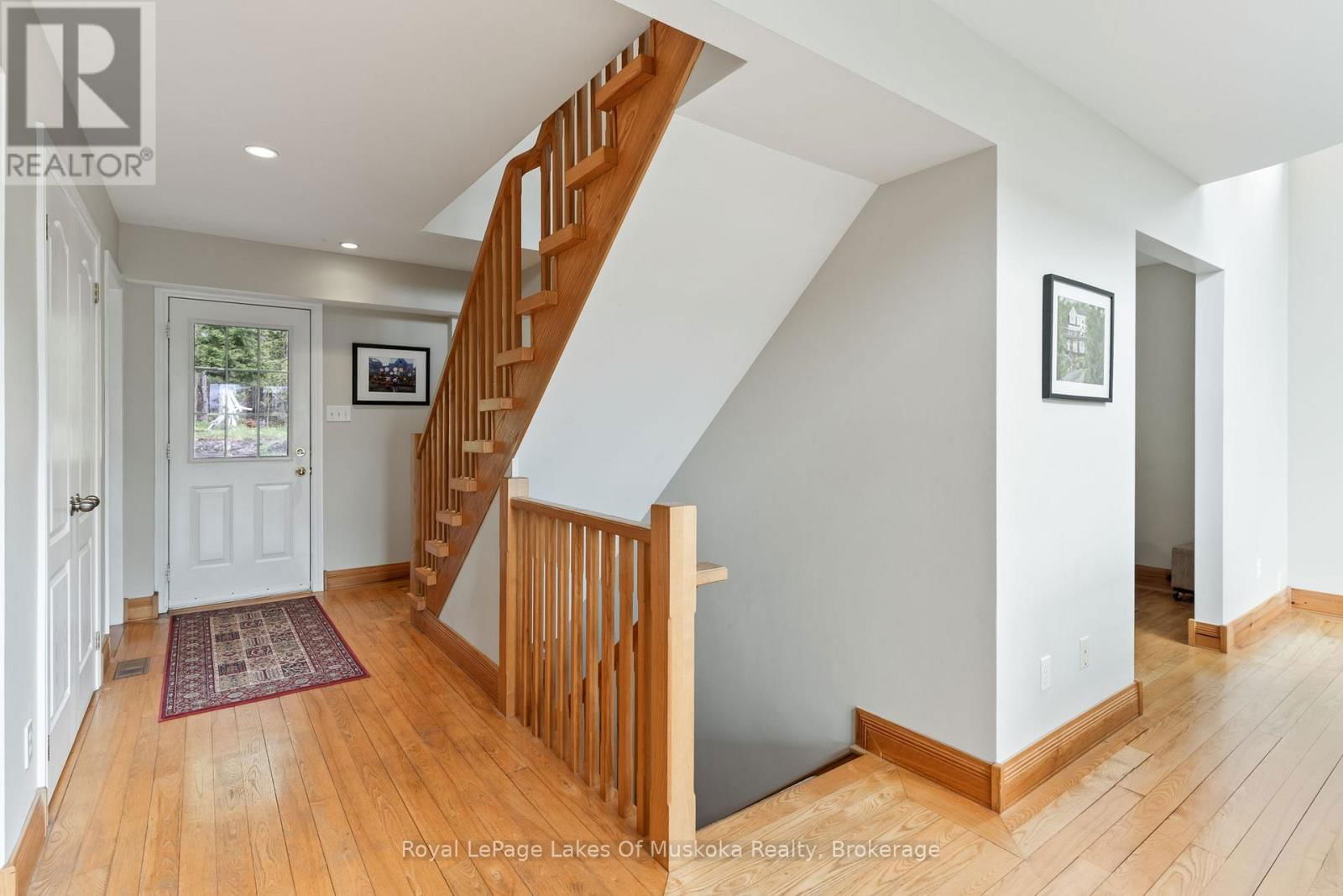 1043 OAKLAND DRIVE Image 11