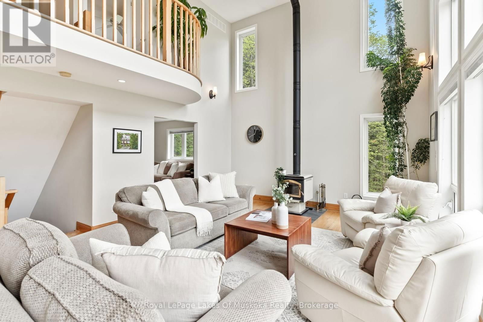 1043 OAKLAND DRIVE Image 14