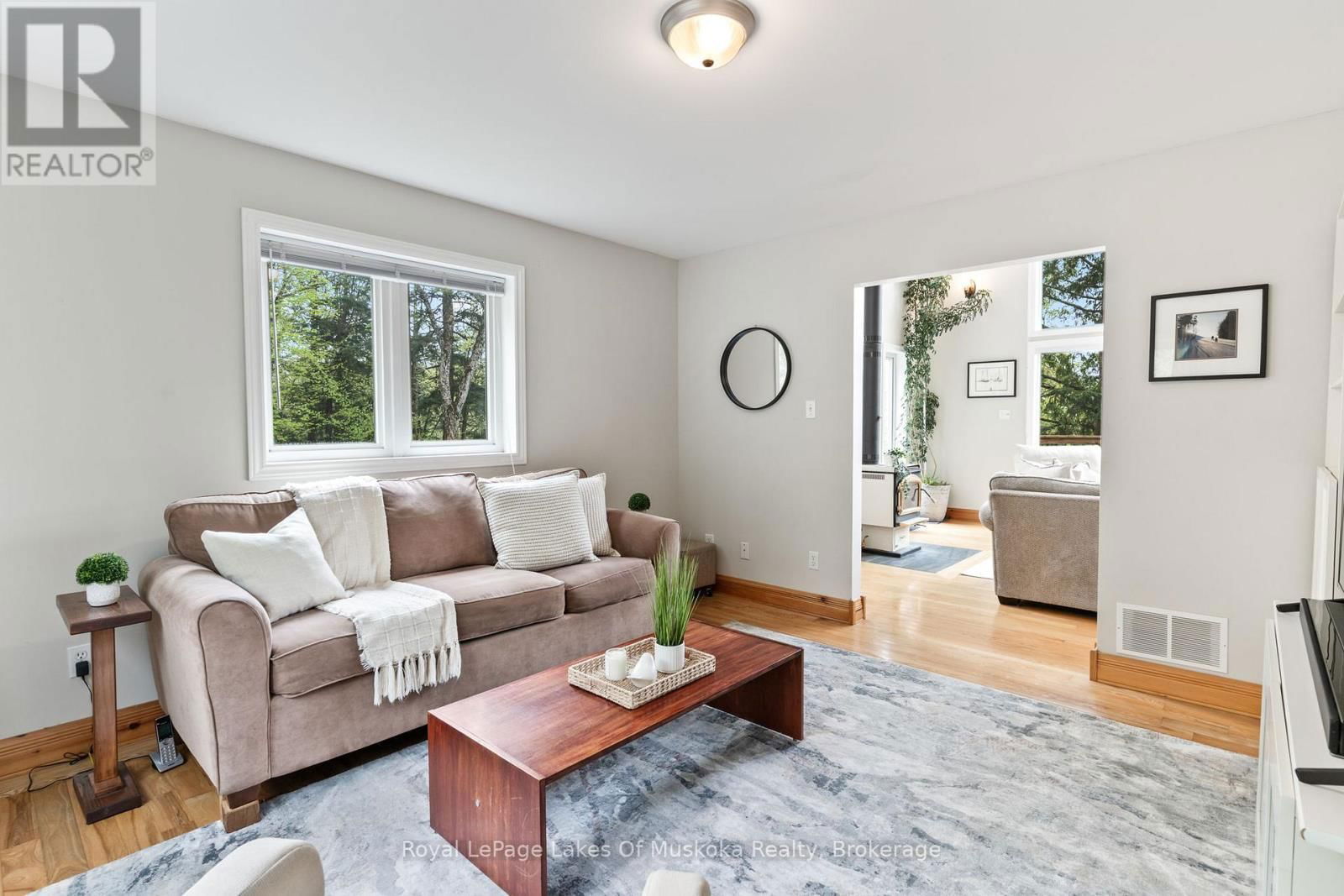 1043 OAKLAND DRIVE Image 18