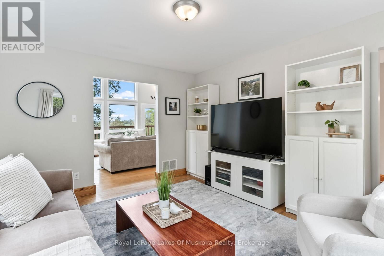 1043 OAKLAND DRIVE Image 19