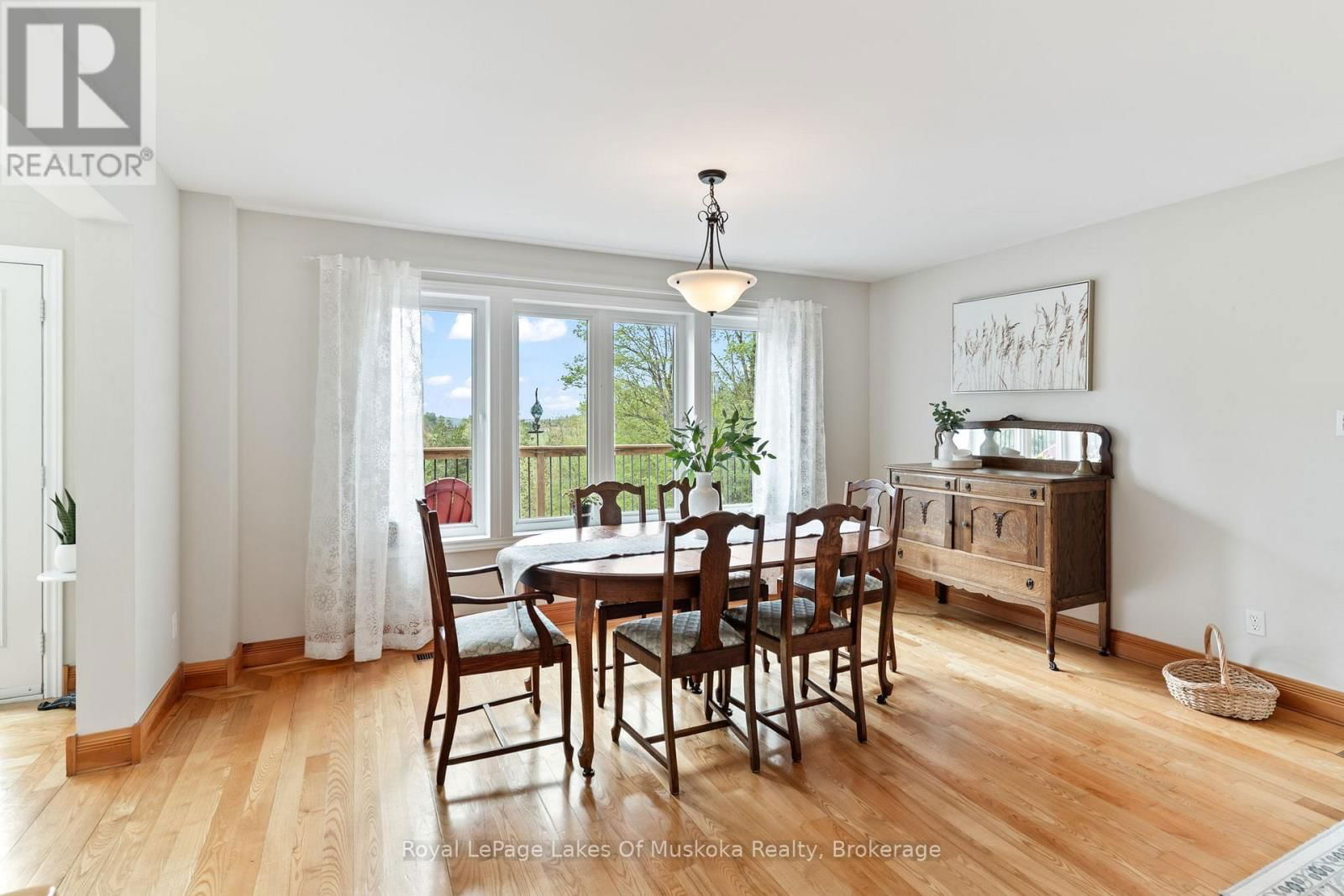 1043 OAKLAND DRIVE Image 22