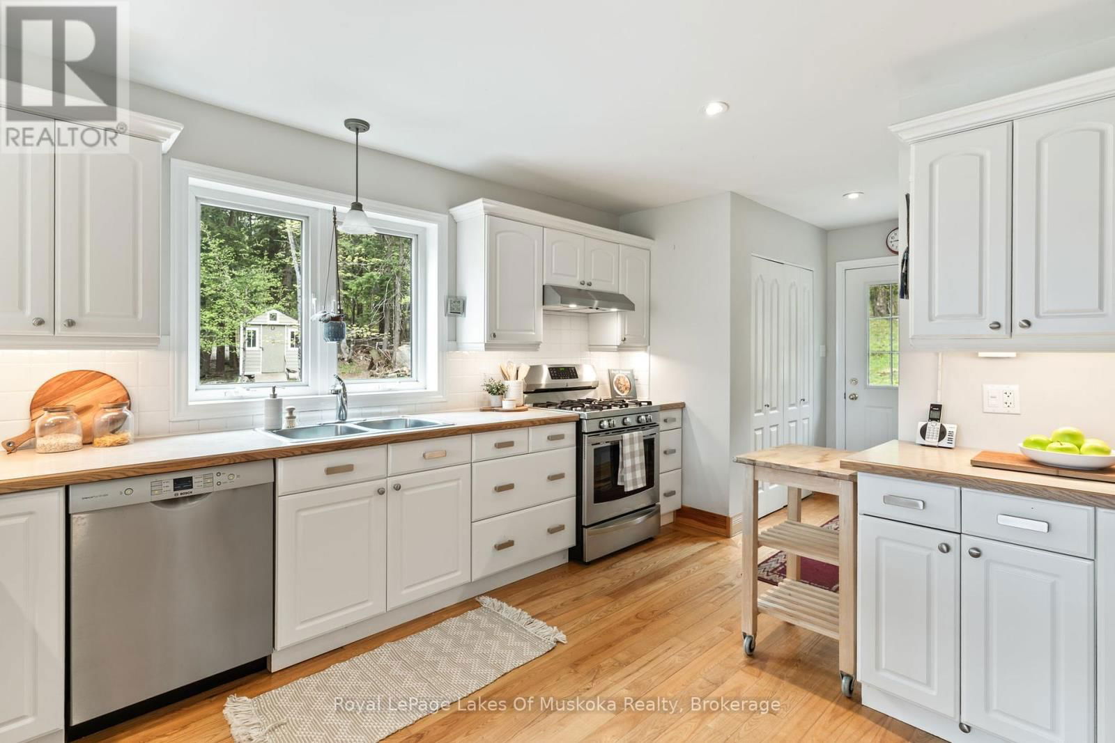 1043 OAKLAND DRIVE Image 25