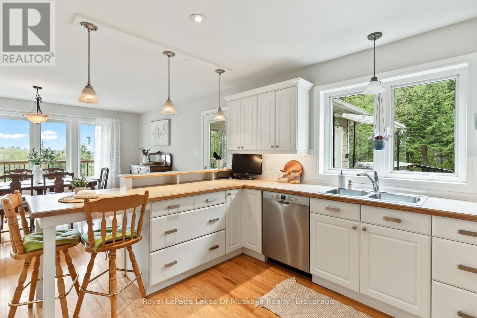 1043 OAKLAND DRIVE Image 27
