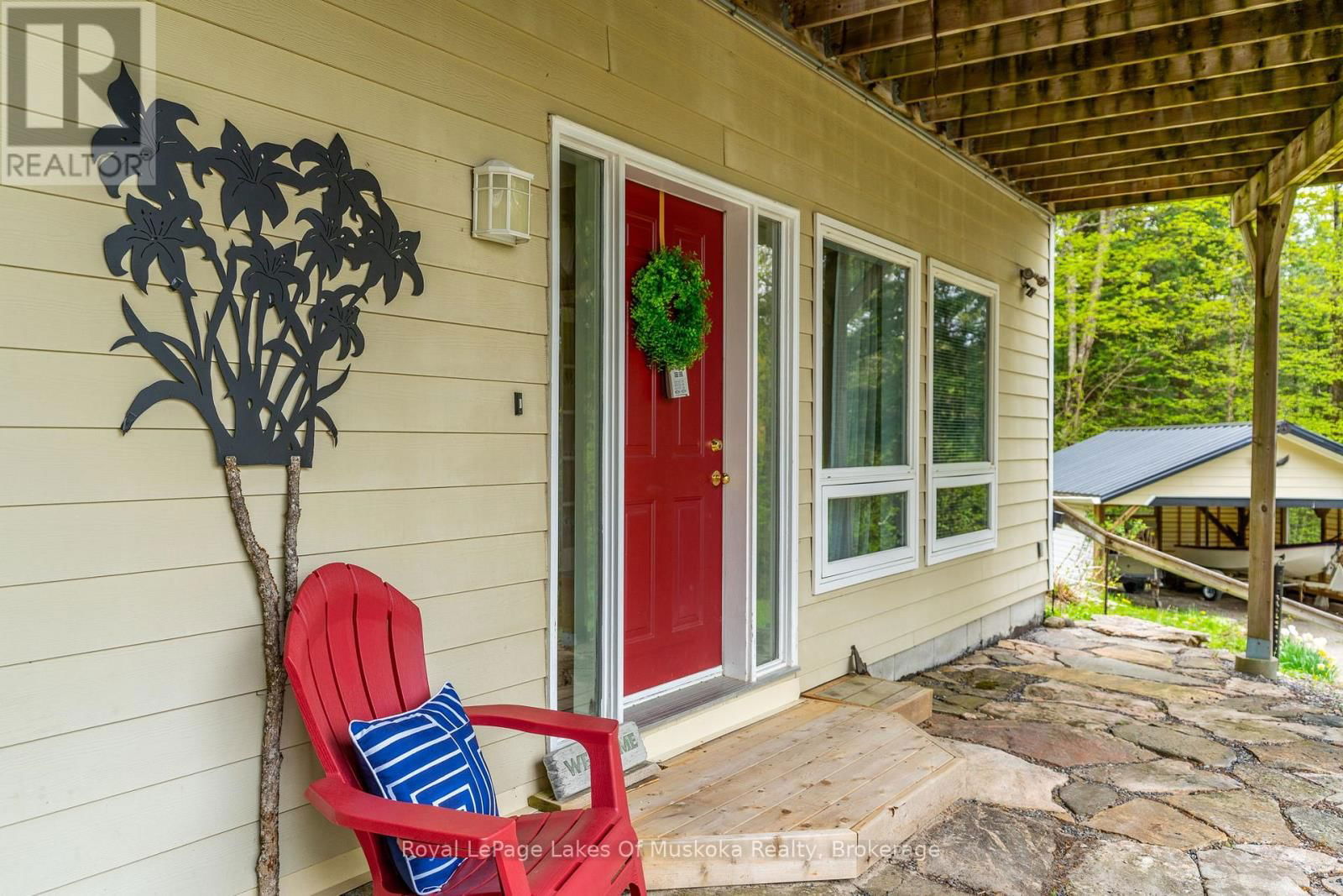 1043 OAKLAND DRIVE Image 4
