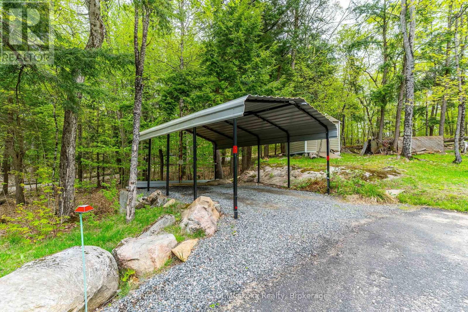 1043 OAKLAND DRIVE Image 47