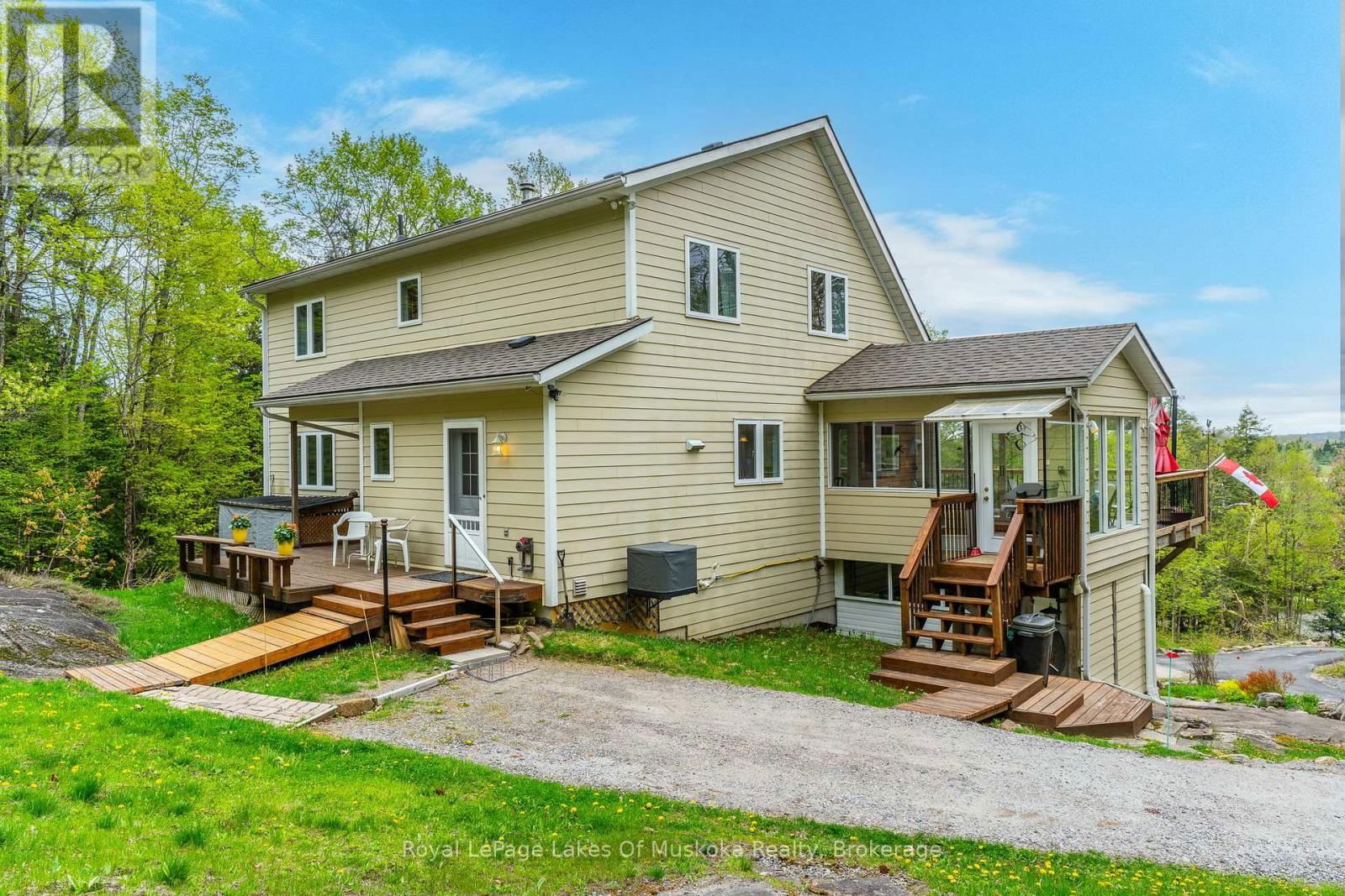1043 OAKLAND DRIVE Image 48