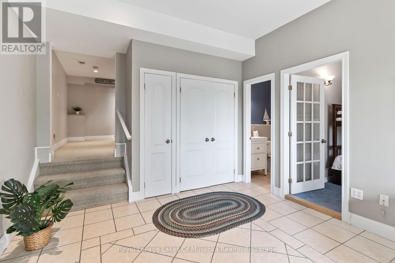 1043 OAKLAND DRIVE Image 6
